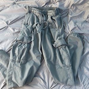 super cute american eagle light green cargo pants!